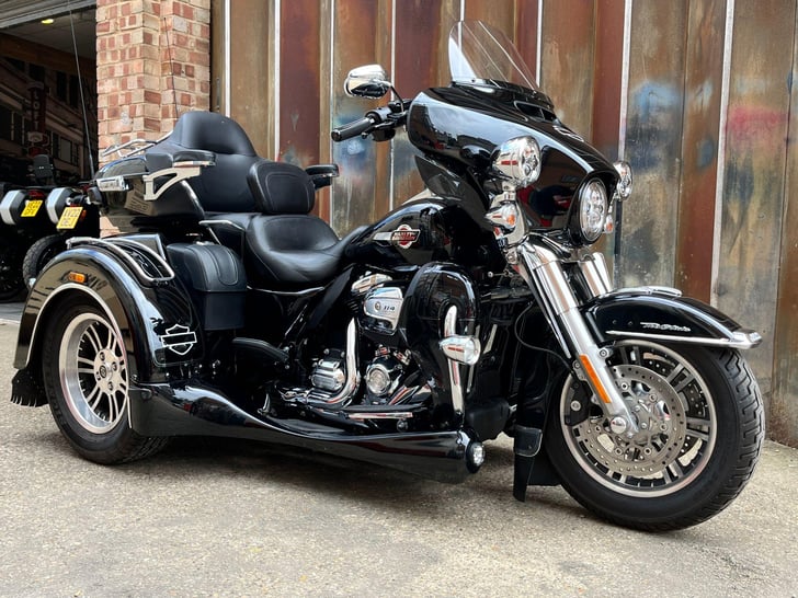 Harley-Davidson TRIKE 1868 FLHTCUTG GLIDE ULTRA