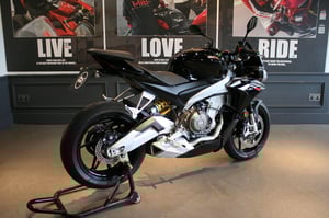 Used Aprilia TUONO 660 FACTORY TUONO 660 FACTORY for sale in Watford | Image 2