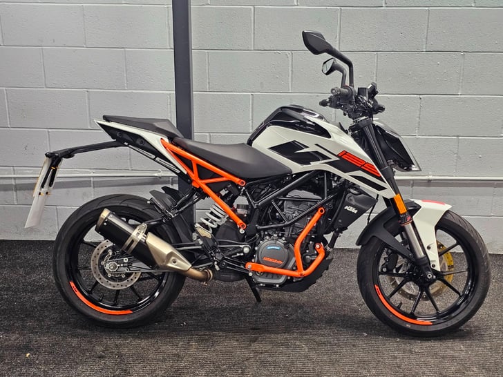 KTM DUKE 125