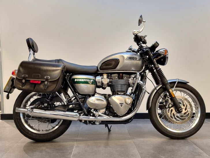 Triumph BONNEVILLE T120