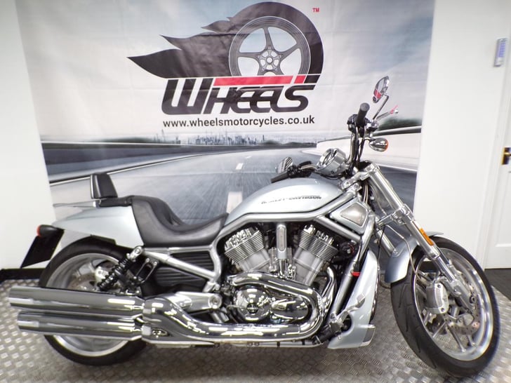 Harley-Davidson VRSCDX NIGHT ROD 