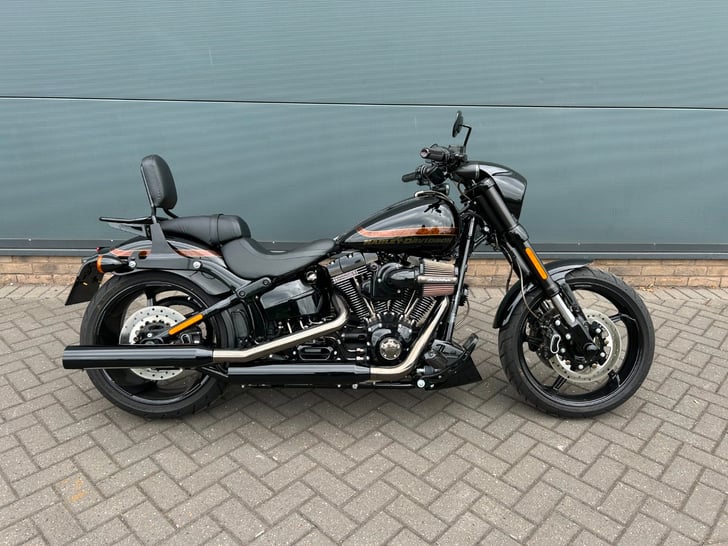 Harley-Davidson CVO FXSBE BREAKOUT