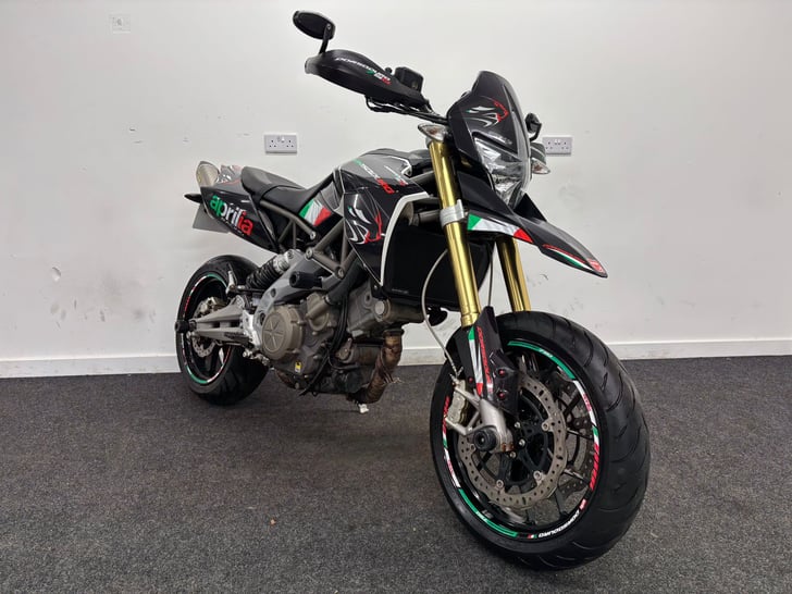Aprilia DORSODURO 750
