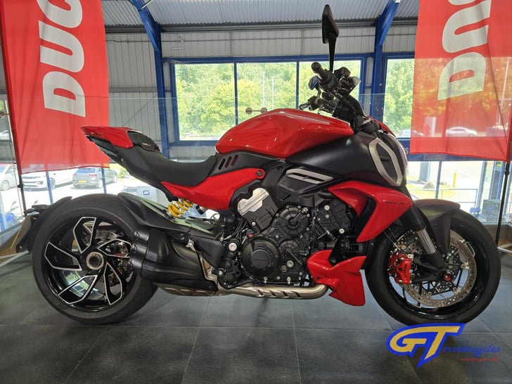 Ducati DIAVEL V4