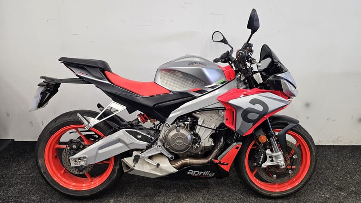 Aprilia TUONO 660