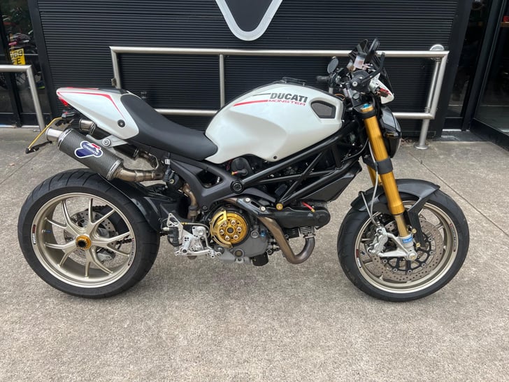 Ducati MONSTER 1100