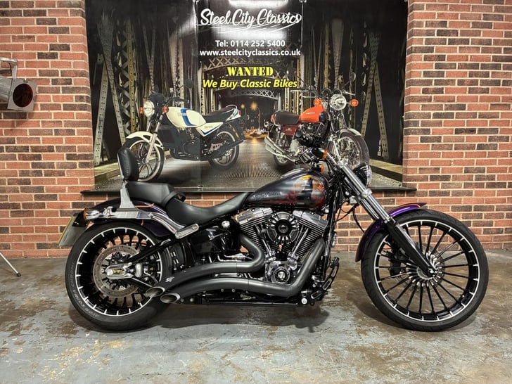 Harley-Davidson FXSB BREAKOUT 1690 17 