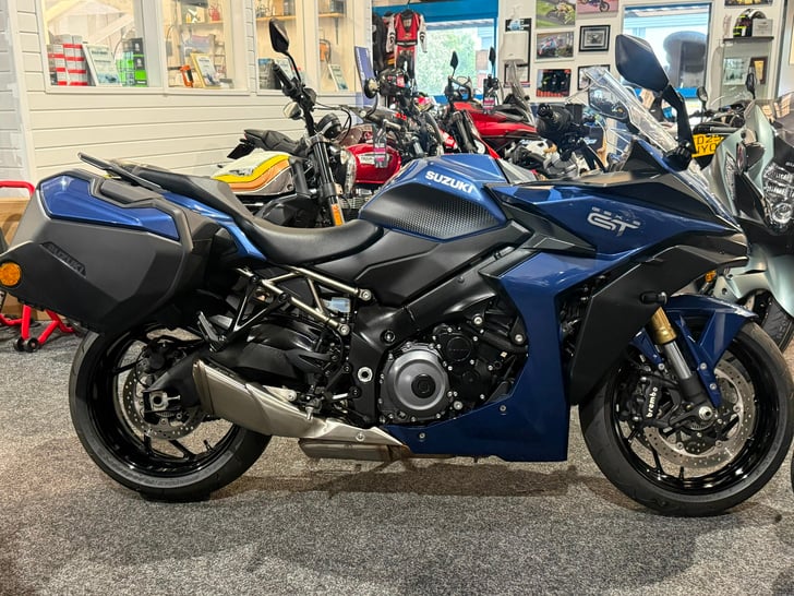 Suzuki GSX-S1000GT+