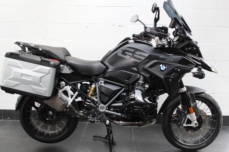 BMW R 1250 GS TRIPLE BLACK