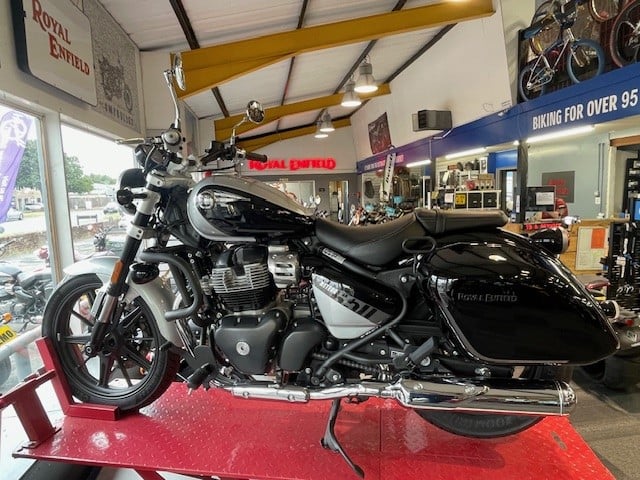 Royal Enfield SUPER METEOR 650