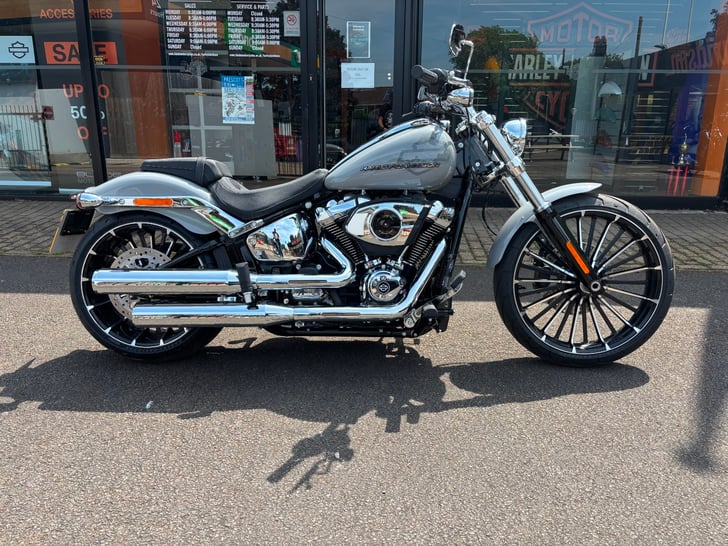 Harley-Davidson BREAKOUT 117 
