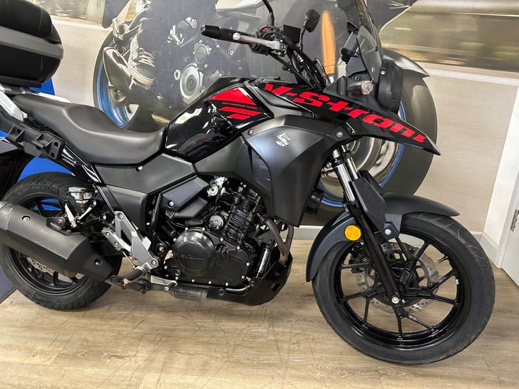 Suzuki V-STROM 250