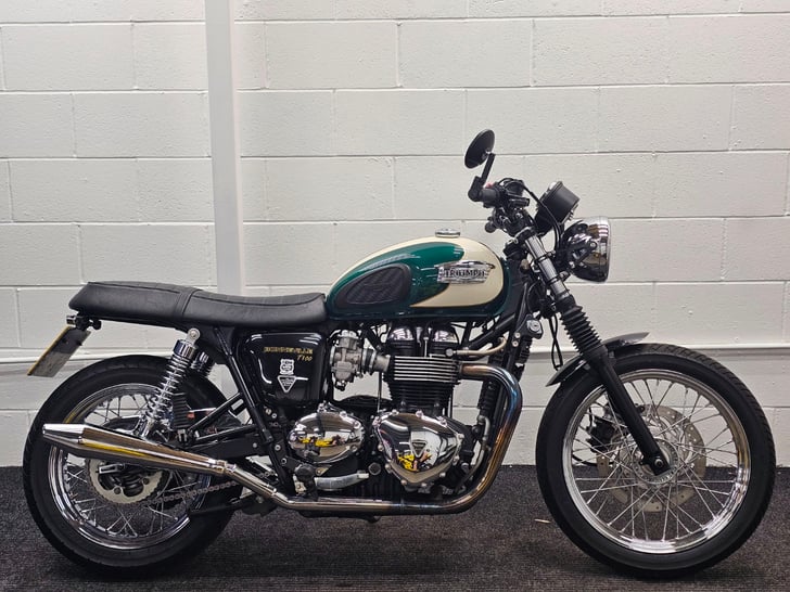 Triumph BONNEVILLE T100