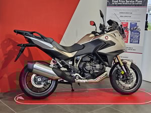 Used Honda NT1100 DCT ELECTRONIC SUSPENSION NT1100 DCT ELECTRONIC SUSPENSION for sale in Newcastle-under-Lyme | Image 2
