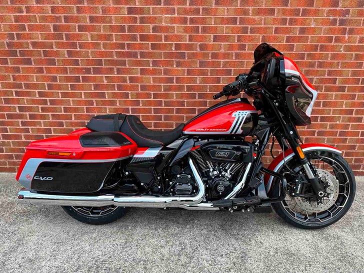 Harley-Davidson FLHXSE CVO STREET GLIDE 117CI 