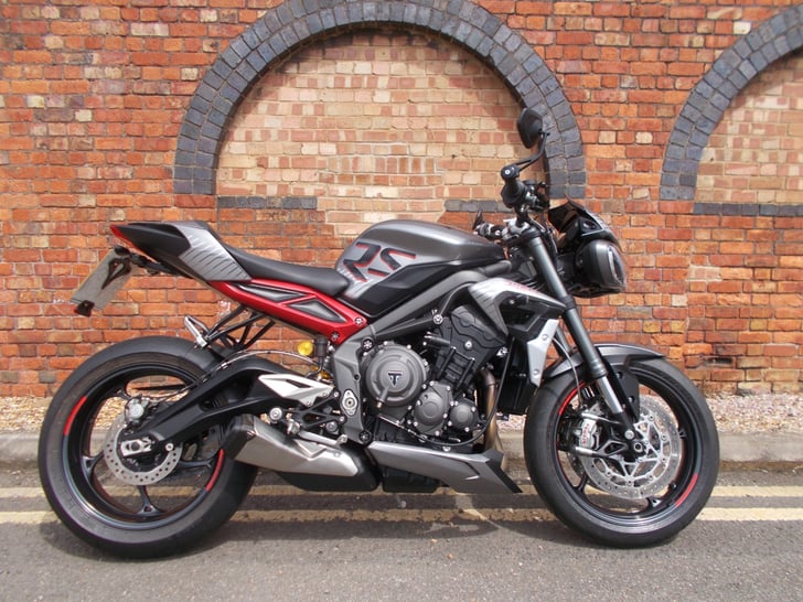TRIUMPH STREET TRIPLE 765 RS