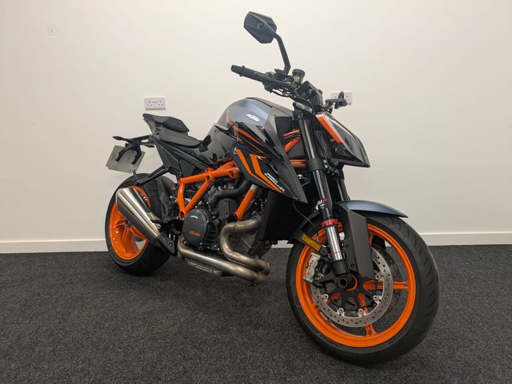 KTM 1290 SUPER DUKE R