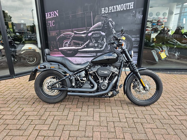 Harley-Davidson SOFTAIL 1750 STREET BOB