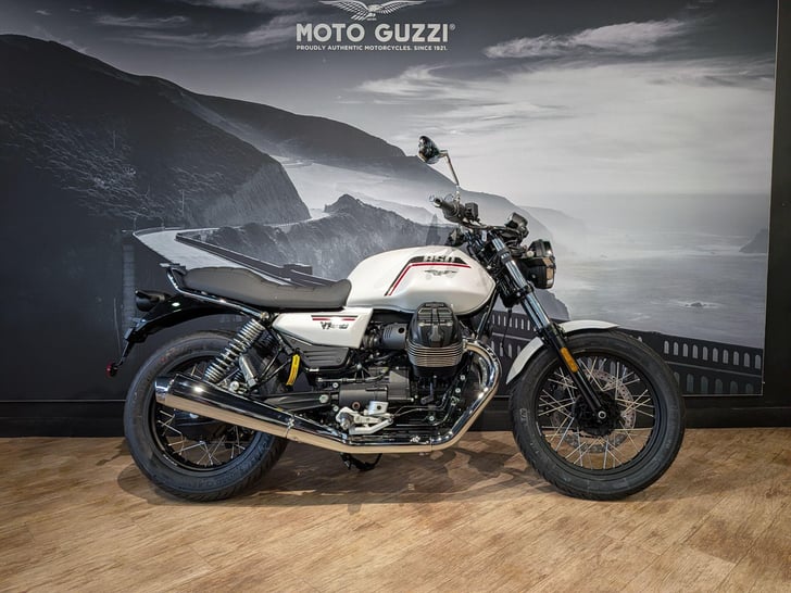 Moto Guzzi V7 853 SPECIAL