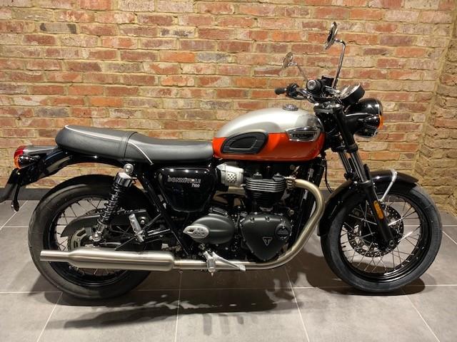 TRIUMPH BONNEVILLE T100