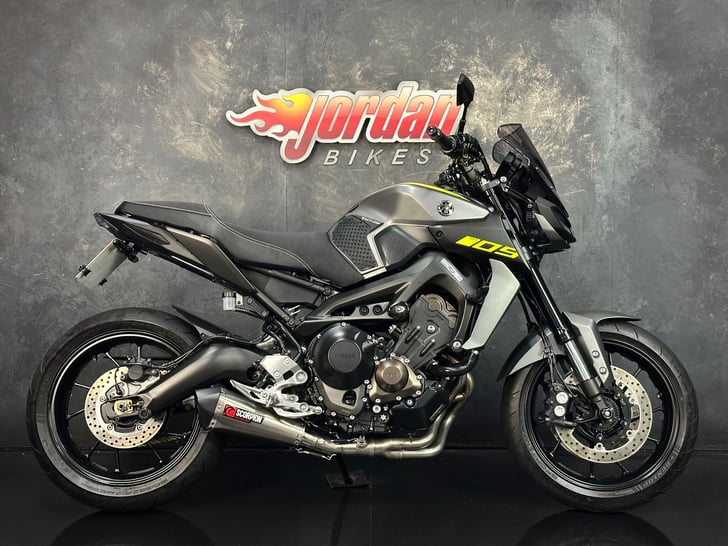 YAMAHA MT-09 900 ABS