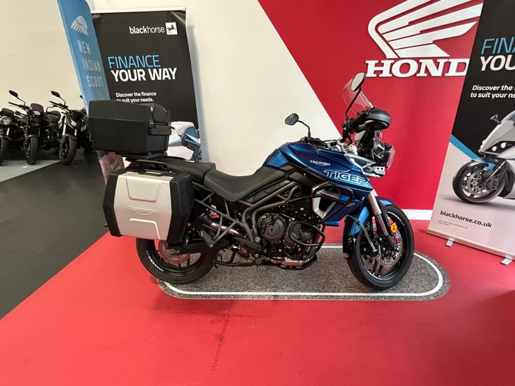 TRIUMPH TIGER 800 XRT