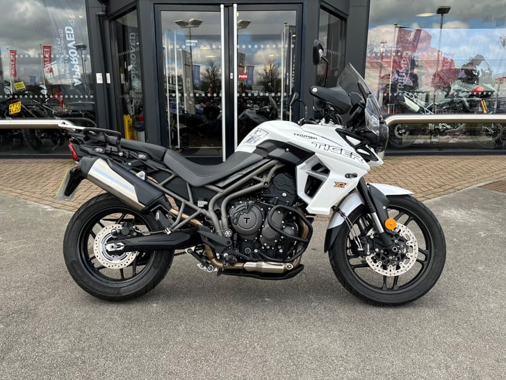 Triumph tiger deals 800 xrx lrh