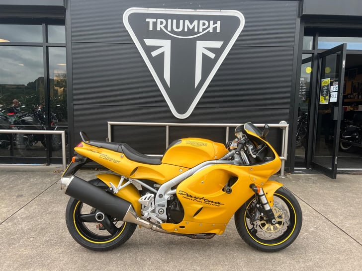 Triumph DAYTONA T595