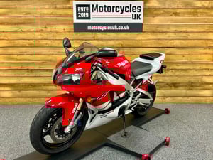 Used Yamaha YZF-R1 YZF-R1 for sale in Swindon | Image 2