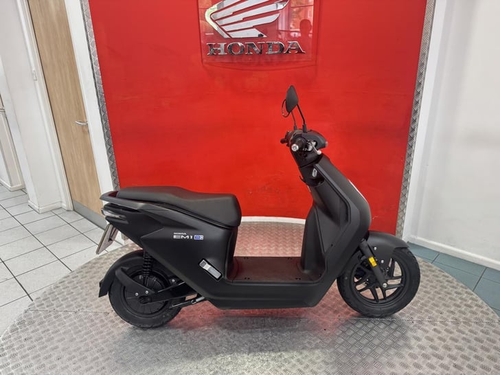 Honda EM1 e