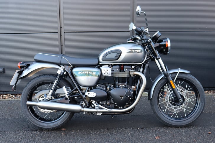 Triumph BONNEVILLE T100