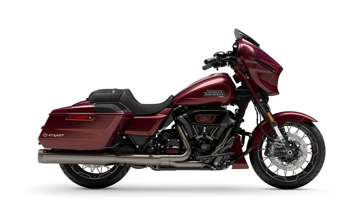 Street glide on sale cvo 2021