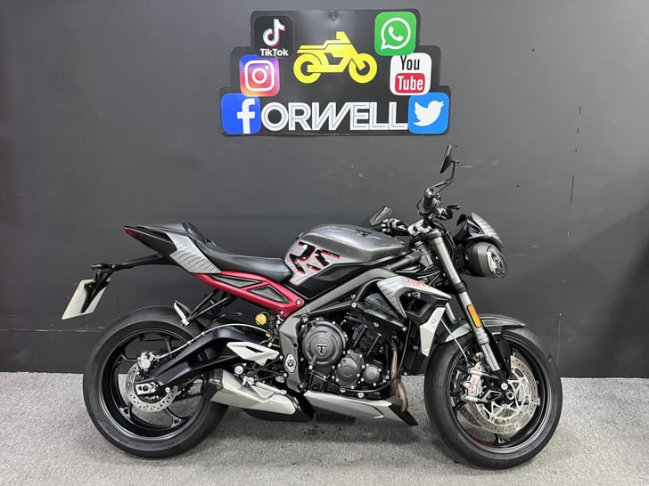 Triumph STREET TRIPLE RS
