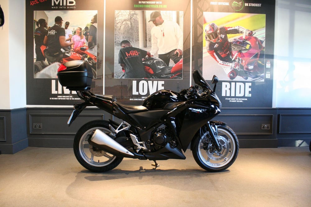 Used Honda CBR250R CBR250R MANUAL PETROL SUPER SPORTS for sale in Watford