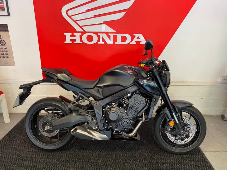 Honda CB650R Black Edition
