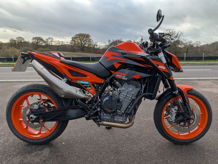 KTM 890 DUKE GP