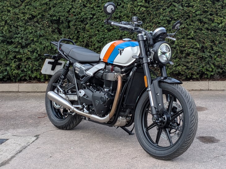 TRIUMPH SPEED TWIN 900