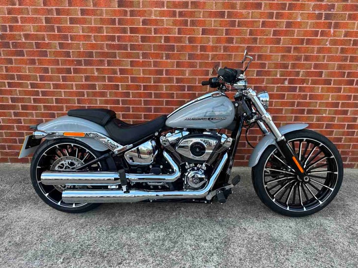 Harley-Davidson FXBR BREAKOUT