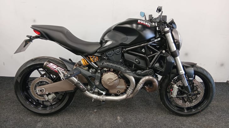 DUCATI MONSTER 821 DARK