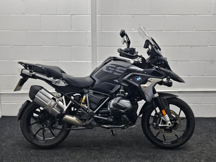 BMW R 1250 GS TRIPLE BLACK