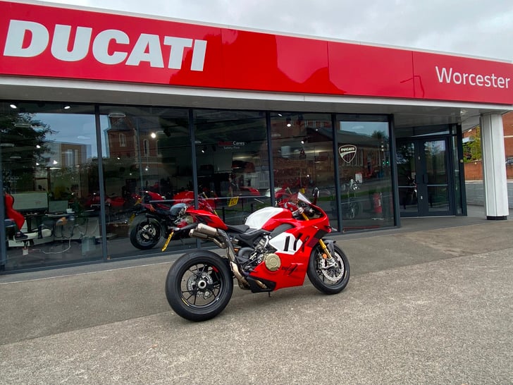 Ducati PANIGALE V4 R