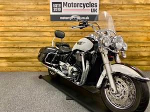 Used Triumph THUNDERBIRD LT THUNDERBIRD LT for sale in Swindon | Image 2