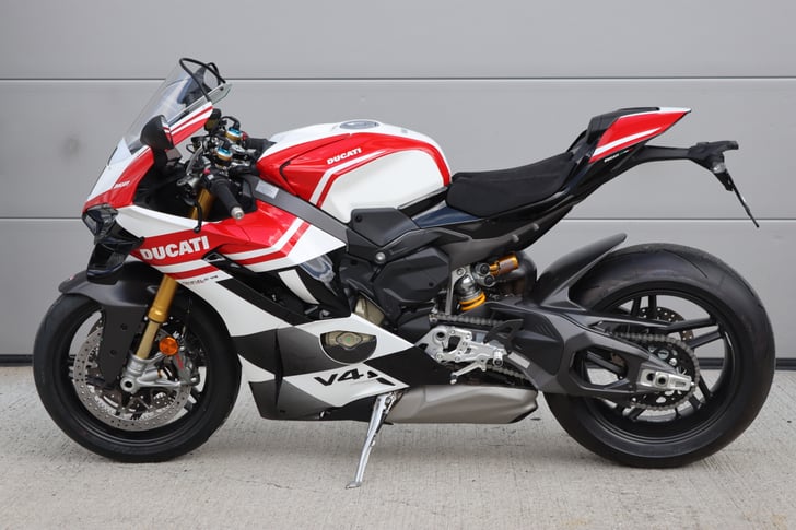 Ducati PANIGALE V4 TRICOLORE