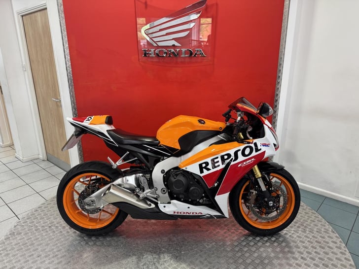 Honda CBR1000RR FIREBLADE
