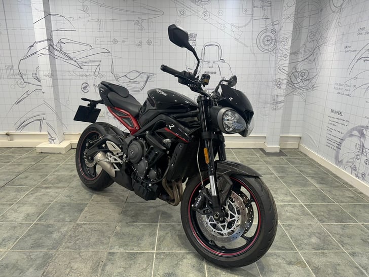 Triumph STREET TRIPLE 765 R