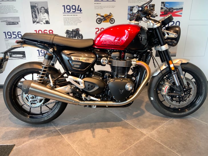 Triumph SPEED TWIN 1200