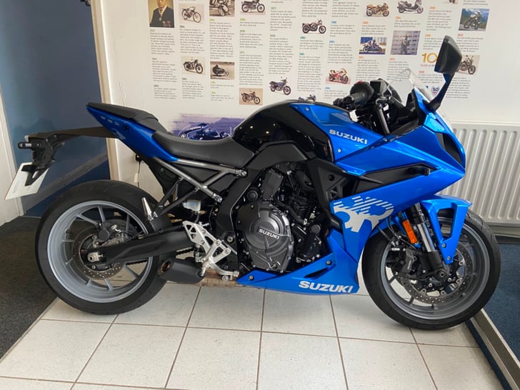 Suzuki GSX-8R