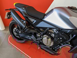 Used Husqvarna VITPILEN 801 VITPILEN 801 for sale in Newcastle-under-Lyme | Image 2