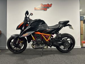 Used KTM SUPER DUKE R 1290 SUPER DUKE R for sale in Nottingham | Image 2