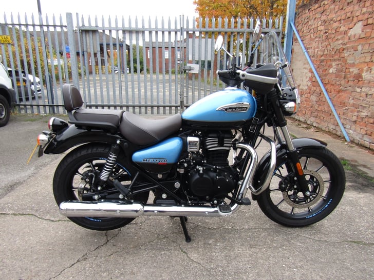 Royal Enfield METEOR 350 SUPERNOVA